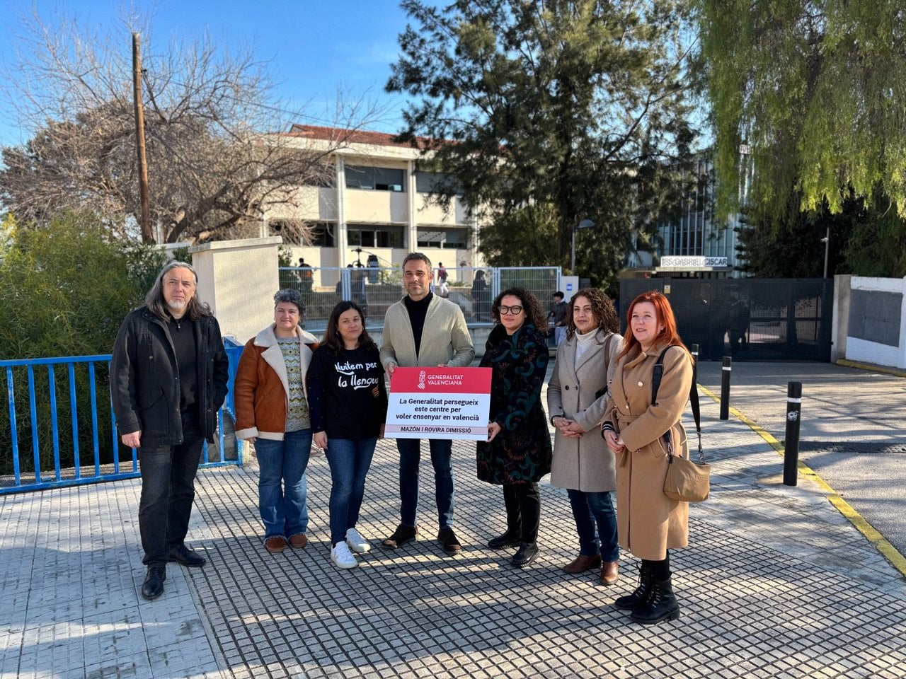Compromís denuncia "amenazas y presiones" de la Generalitat a los colegios que optan por el valenciano Compromís denuncia "amenazas y presiones" de la Generalitat a los colegios que optan por el valenciano