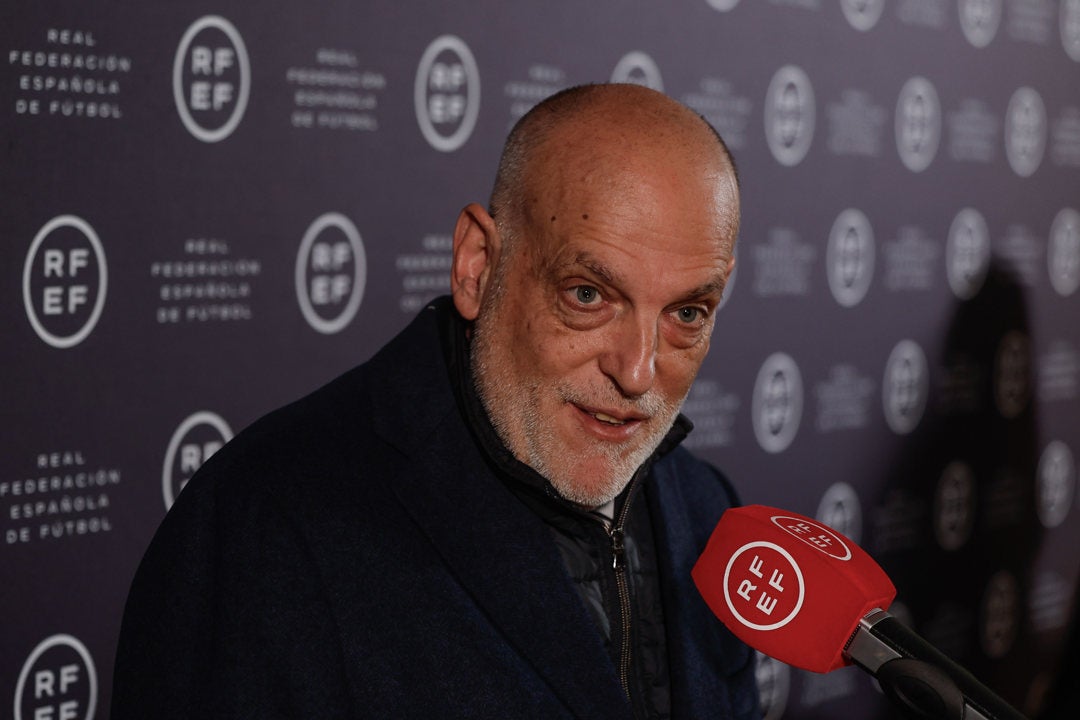 Tebas responde a Ancelotti: "La competición no está adulterada" Tebas responde a Ancelotti: "La competición no está adulterada"
