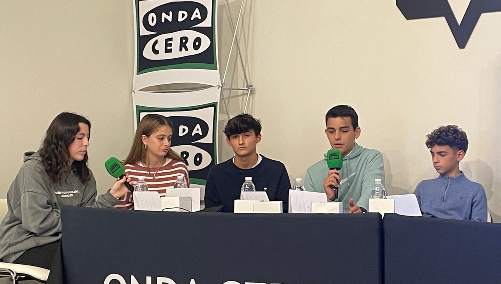 Taller de Radio - Colegio Maristas Taller de Radio - Colegio Maristas