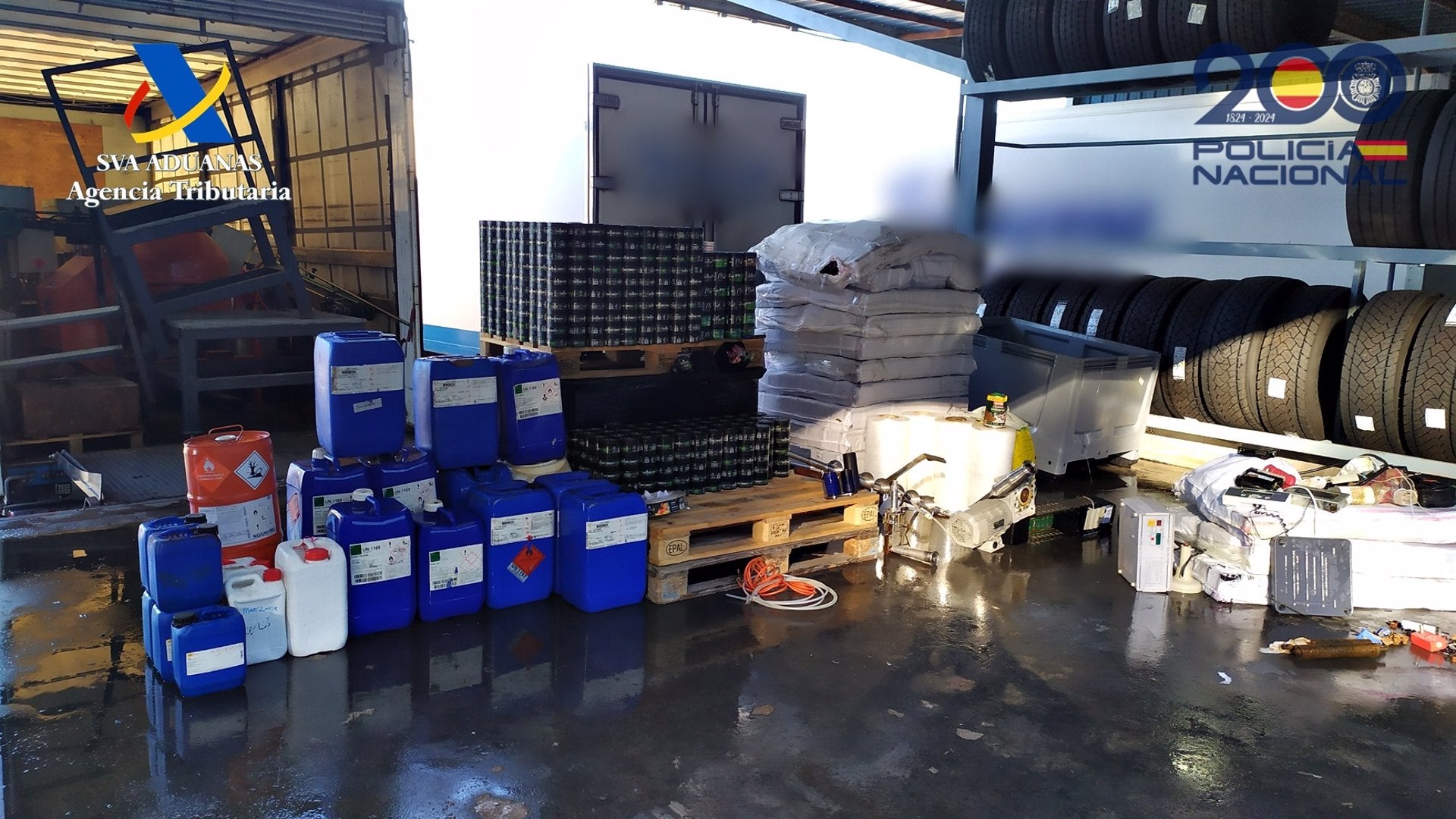Incautados 142 kilos de tabaco de contrabando y maquinaria para establecer una fábrica clandestina en Pontevedra Incautados 142 kilos de tabaco de contrabando y maquinaria para establecer una fábrica clandestina en Pontevedra