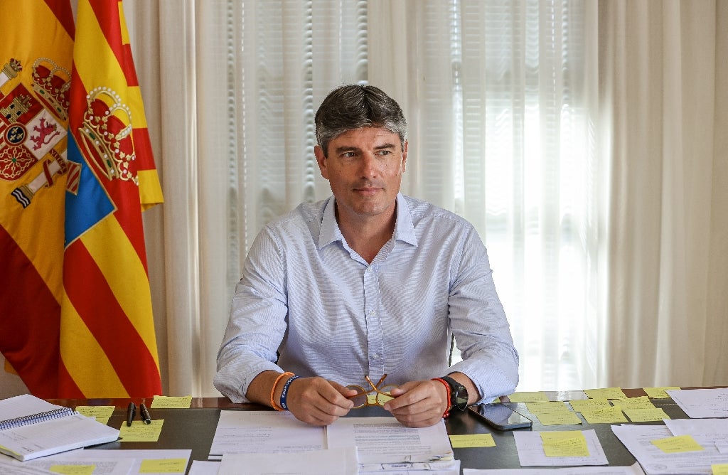 Una jueza cita como investigado al alcalde de La Vila Joiosa por el contrato a policías que suspendieron una oposición Una jueza cita como investigado al alcalde de La Vila Joiosa por el contrato a policías que suspendieron una oposición