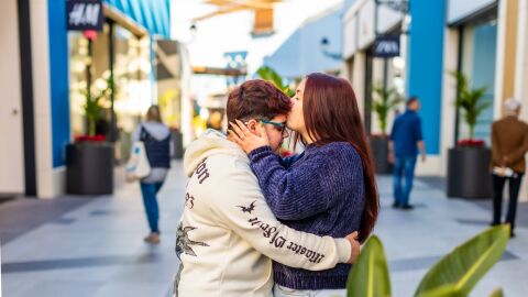 El Centro Comercial Zenia Boulevard celebra un San Valent&iacute;n inclusivo: 'El amor es de todos los colores'