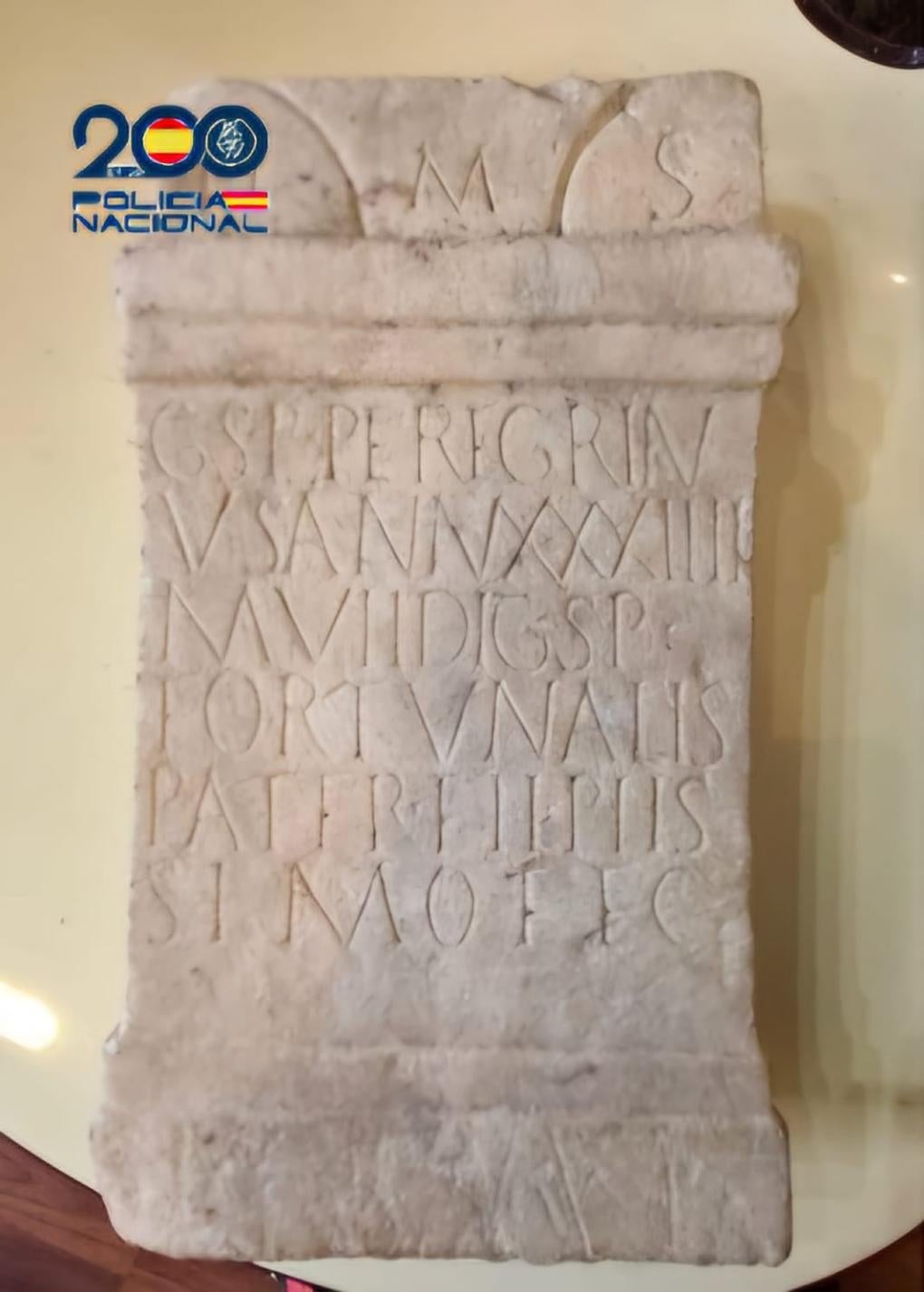 Recuperada un ara funeraria romana del siglo III d.C. sustraída en 1996 de los almacenes del Consorcio de Mérida Recuperada un ara funeraria romana del siglo III d.C. sustraída en 1996 de los almacenes del Consorcio de Mérida