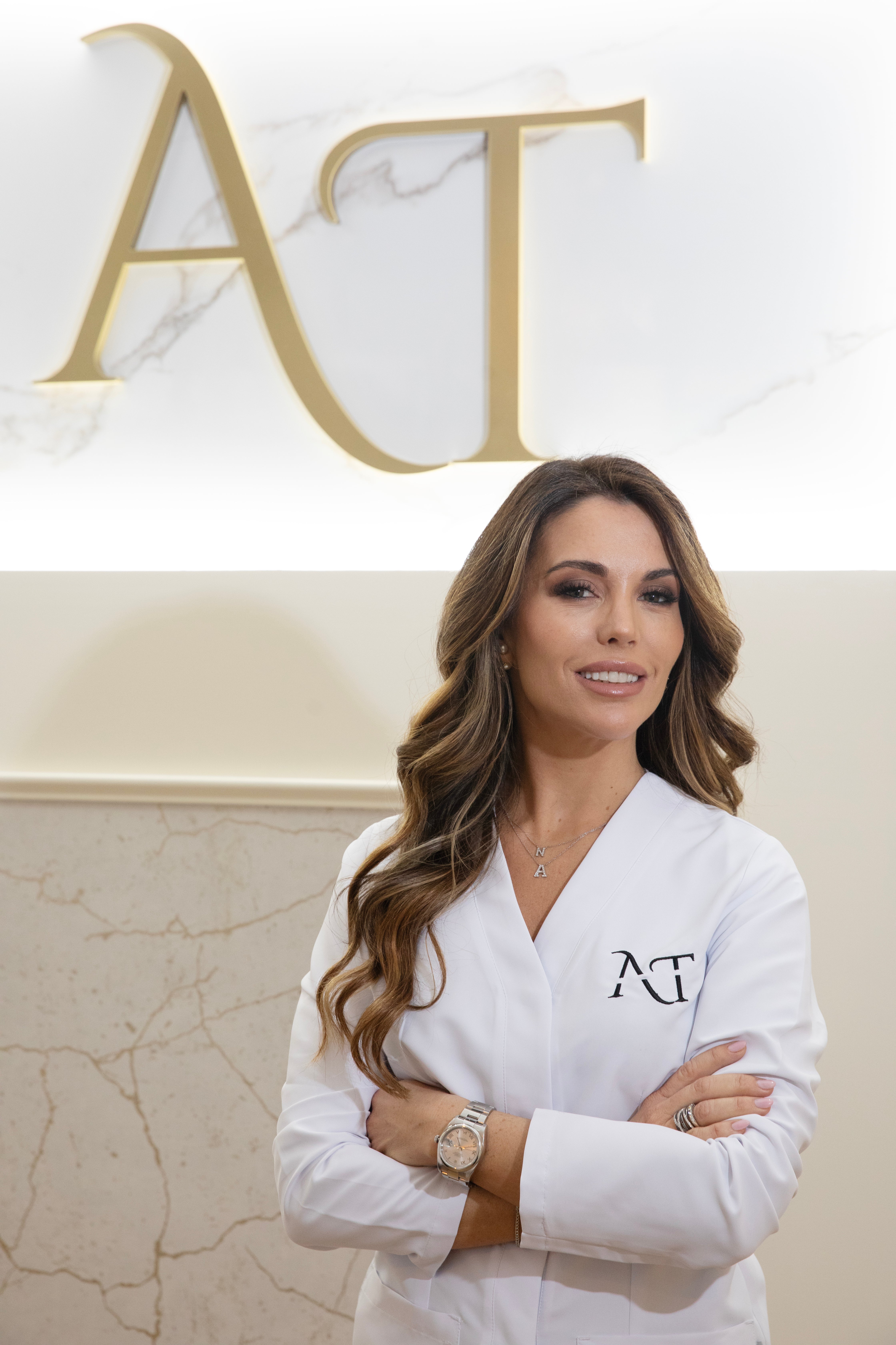 La doctora Andrea Teigell, inaugura su nueva clínica de medicina estética en Albacete La doctora Andrea Teigell, inaugura su nueva clínica de medicina estética en Albacete