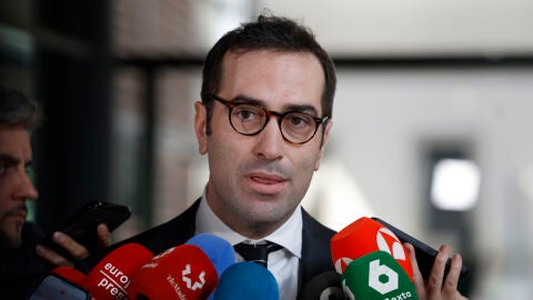 Cuerpo se re&uacute;ne de urgencia con el sector acerero para trasladarle su apoyo y los retos ante los aranceles de Trump/ EFE/ Javier Lizon