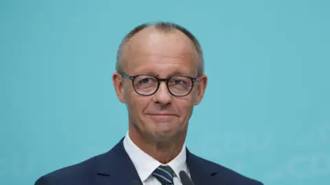 Quién es Friedrich Merz: el viejo lobo de la CDU que busca domar la tormenta alemana Quién es Friedrich Merz: el viejo lobo de la CDU que busca domar la tormenta alemana