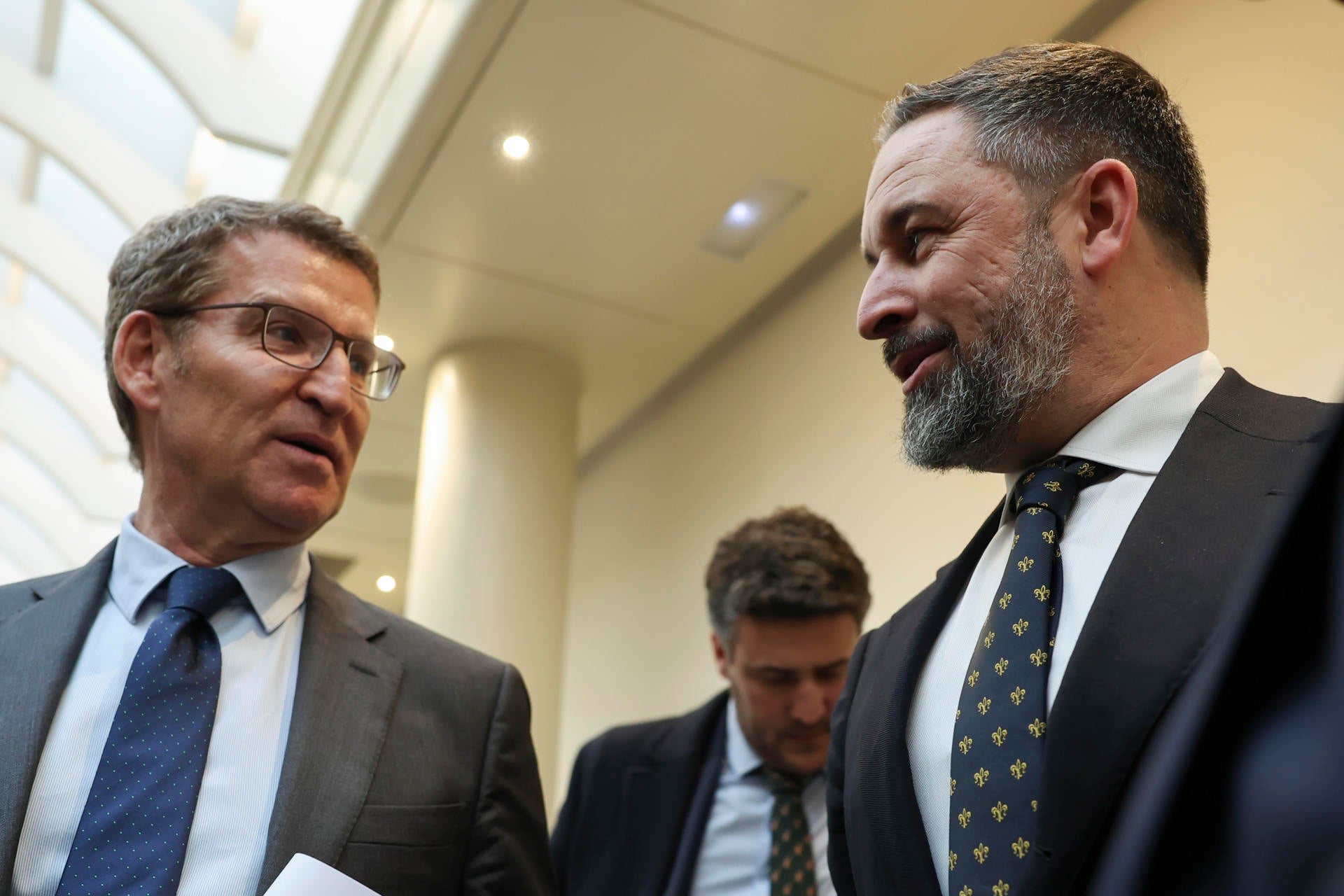 Feijóo ya saca 40 escaños a Pedro Sánchez y Vox sube hasta un 15%, según una nueva encuesta Feijóo ya saca 40 escaños a Pedro Sánchez y Vox sube hasta un 15%, según una nueva encuesta