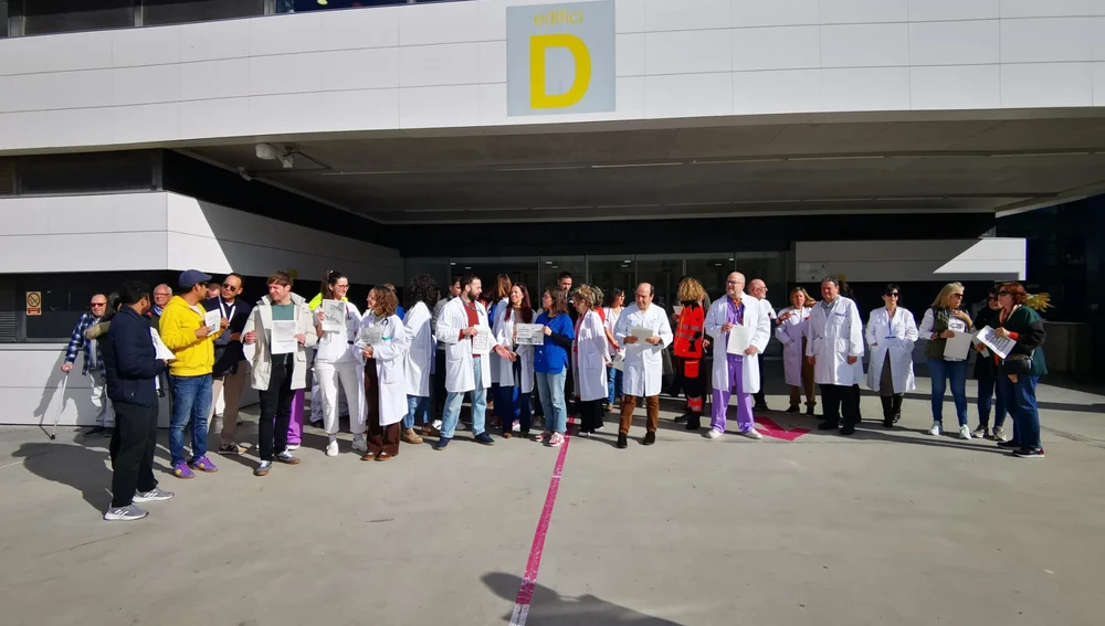 El Hospital Can Misses también ha acogido la protesta de los médicos El Hospital Can Misses también ha acogido la protesta de los médicos