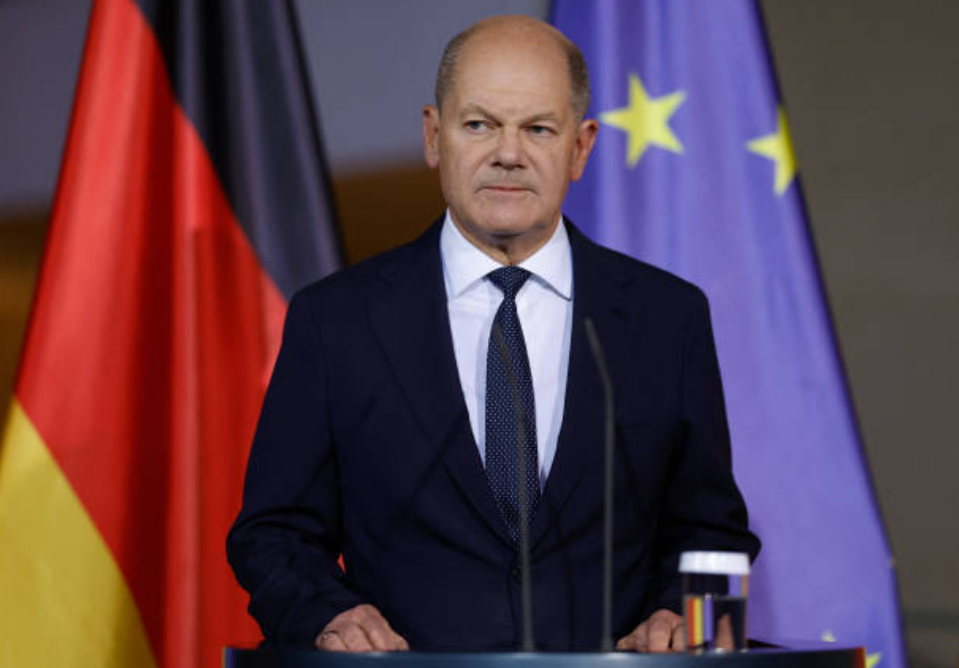 Inversión, control migratorio y defensa de la democracia: el programa político de Scholz para Alemania Inversión, control migratorio y defensa de la democracia: el programa político de Scholz para Alemania