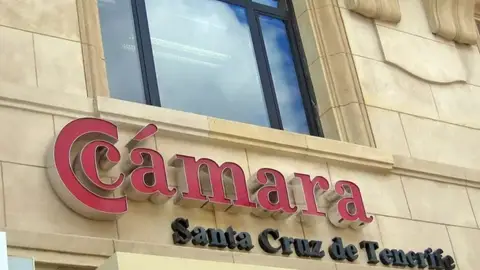 Fachada de la Cámara de Comercio de Santa Cruz de Tenerife Fachada de la Cámara de Comercio de Santa Cruz de Tenerife