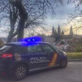 La Policía Nacional detiene "in fraganti" intentando acceder a un establecimiento de la Plaza de Cervantes a un individuo tras asaltar el cafe bar Porta do Camiño 