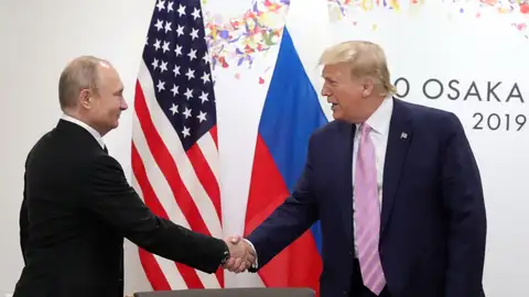 Fotografía de archivo del presidente ruso, Vladimir Putin, y el presidente de los Estados Unidos, Donald Trump. Fotografía de archivo del presidente ruso, Vladimir Putin, y el presidente de los Estados Unidos, Donald Trump.