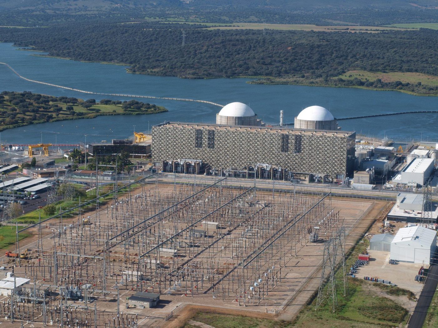Cascada de Reacciones ante la aprobación de la PNL en el Congreso para la continuidad de las Nucleares Cascada de Reacciones ante la aprobación de la PNL en el Congreso para la continuidad de las Nucleares