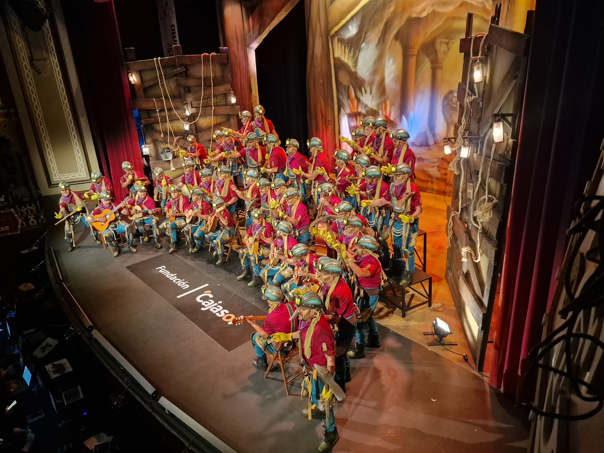 El coro 'Las entrañas de Cádiz', en la semifinal del COAC 2025 El coro 'Las entrañas de Cádiz', en la semifinal del COAC 2025
