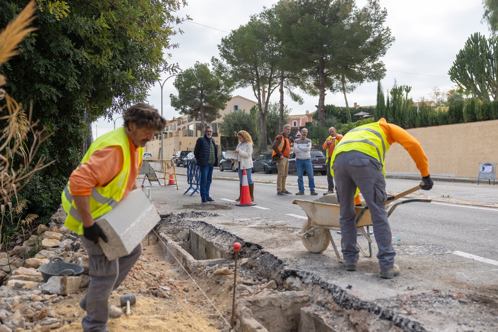 L'Alfàs inicia las obras de mejora del drenaje de la avenida Cautivador L'Alfàs inicia las obras de mejora del drenaje de la avenida Cautivador