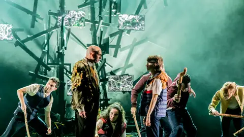 El Teatro del Soho CaixaBank acoge la función benéfica de Un monstruo viene a verme de LaJoven a favor de Asociación Española Contra el Cáncer el 23 de abril El Teatro del Soho CaixaBank acoge la función benéfica de Un monstruo viene a verme de LaJoven a favor de Asociación Española Contra el Cáncer el 23 de abril