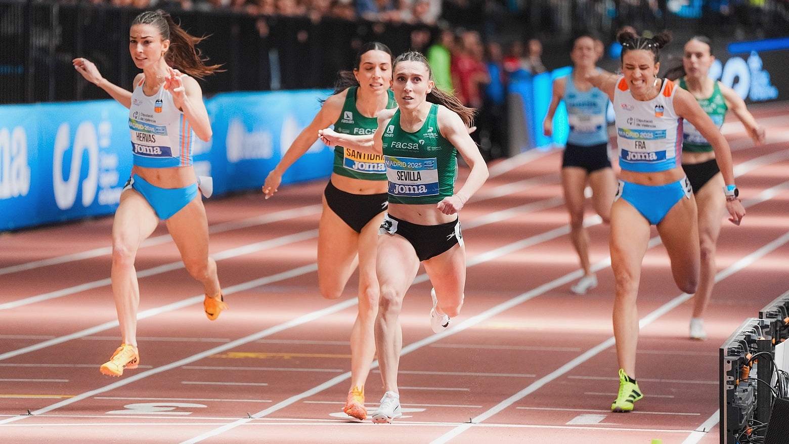 Paula Sevilla celebra su récord en los 400m en pista cubierta del Campeonato de España pensando ya en mejorar Paula Sevilla celebra su récord en los 400m en pista cubierta del Campeonato de España pensando ya en mejorar