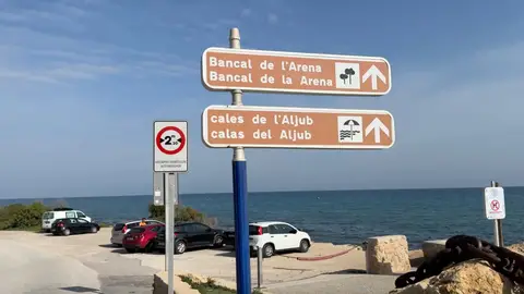 Santa Pola señaliza la prohibición de presencia de autocaravanas en la zona del Cabo. Santa Pola señaliza la prohibición de presencia de autocaravanas en la zona del Cabo.