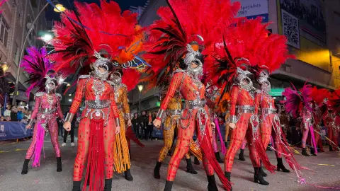 Miles de personas presencian el Gran Desfile Concurso del Carnaval de Torrevieja Miles de personas presencian el Gran Desfile Concurso del Carnaval de Torrevieja