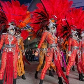 Miles de personas presencian el Gran Desfile Concurso del Carnaval de Torrevieja Miles de personas presencian el Gran Desfile Concurso del Carnaval de Torrevieja