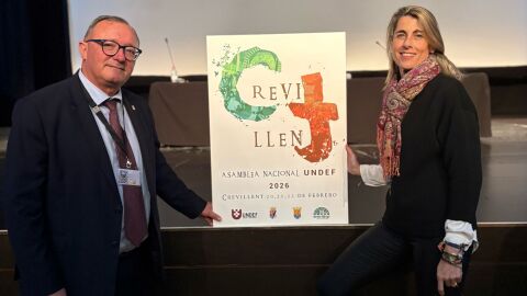 Luis Manch&oacute;n y la alcaldesa Lourdes Aznar en la Asamblea Nacional de la UNDEF celebrada en Archena.