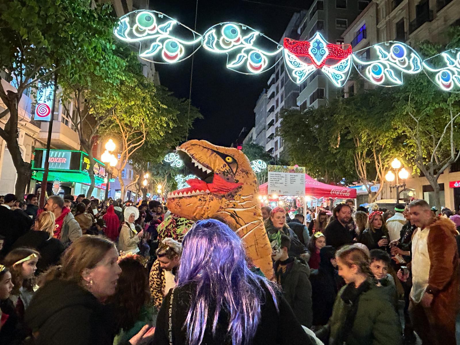 Alicante se prepara para disfrutar del Carnaval el sábado 1 de marzo en la Rambla Alicante se prepara para disfrutar del Carnaval el sábado 1 de marzo en la Rambla
