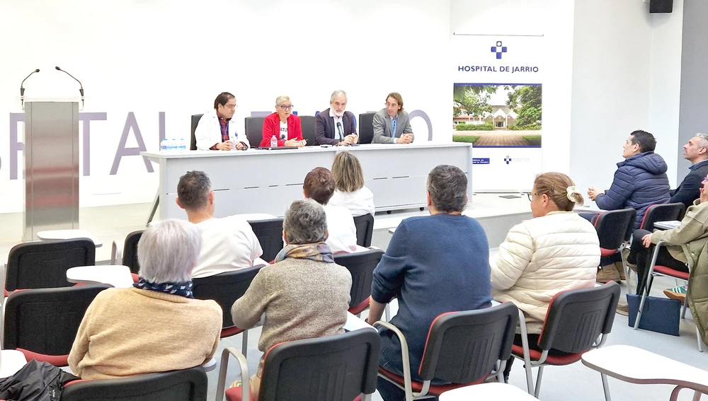 Saavedra en la reunión de la junta de personal informando sobre fusión áreas. Saavedra en la reunión de la junta de personal informando sobre fusión áreas.