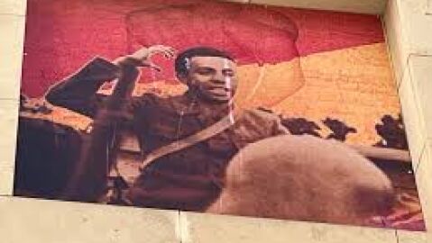 La Coordinadora Ciudadana Miguel Hern&aacute;ndez espera que se repongan los vinilos originales para la salida de 'La senda del poeta'