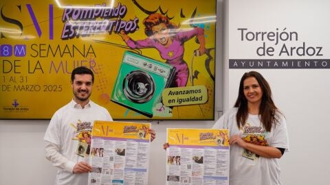 Alejandro Navarro, alcalde de Torrej&oacute;n de Ardoz, y Mar&iacute;a Eugenia Gil, edil de Igualdad y Festejos