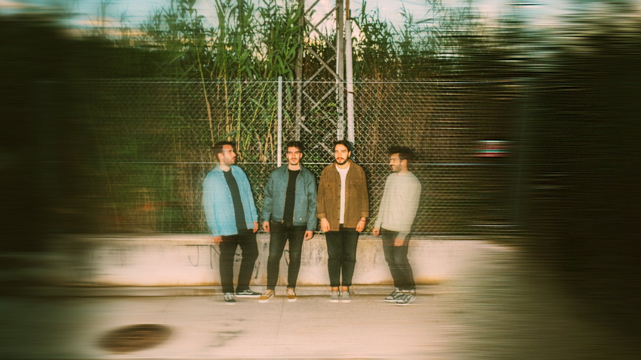 El grup Balena es prepara per conquerir els escenaris amb el primer disc Manual de supervivència que també els portarà a les terres de Lleida El grup Balena es prepara per conquerir els escenaris amb el primer disc Manual de supervivència que també els portarà a les terres de Lleida