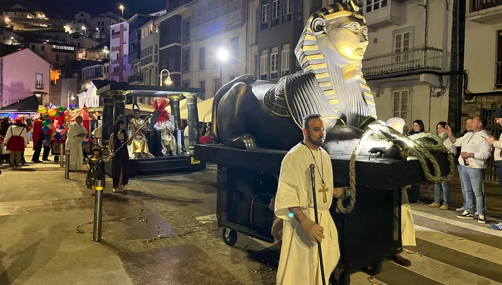 El grupo valdesano de Baile de Marta y Miguel como los faraones dominando los carnavales. El grupo valdesano de Baile de Marta y Miguel como los faraones dominando los carnavales.