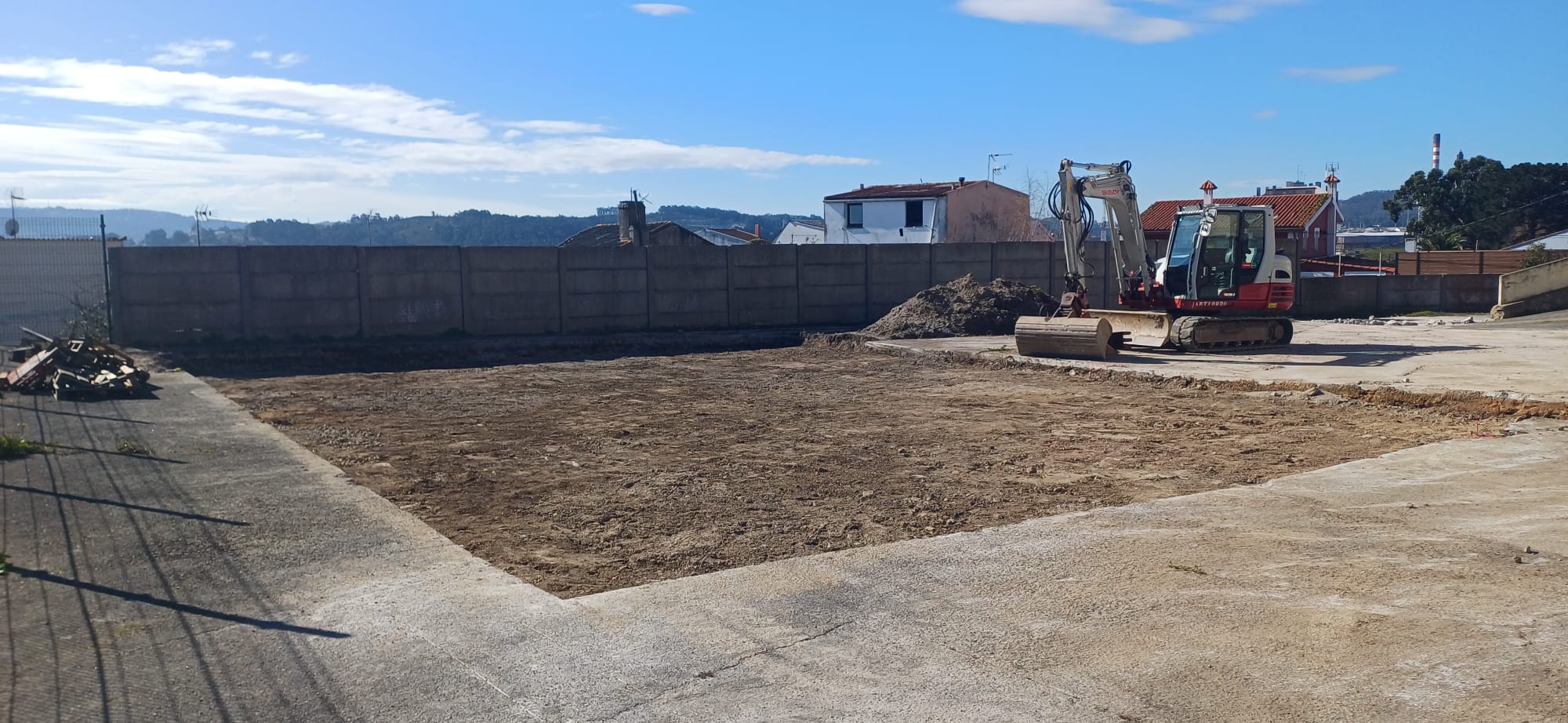 El Concello inicia las obras del centro de ocio infantil en A Silva y retomará las de las Casas de Franco a medidados de marzo El Concello inicia las obras del centro de ocio infantil en A Silva y retomará las de las Casas de Franco a medidados de marzo