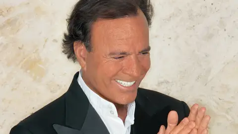 Foto de archivo del cantante español Julio Iglesias Foto de archivo del cantante español Julio Iglesias