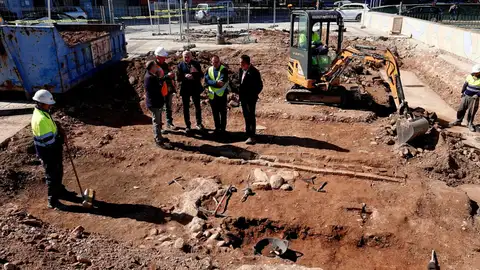 Paralizan las obras del tanque de tormentas de Sant Blai de Burriana por el hallazgo de restos arqueológicos Paralizan las obras del tanque de tormentas de Sant Blai de Burriana por el hallazgo de restos arqueológicos