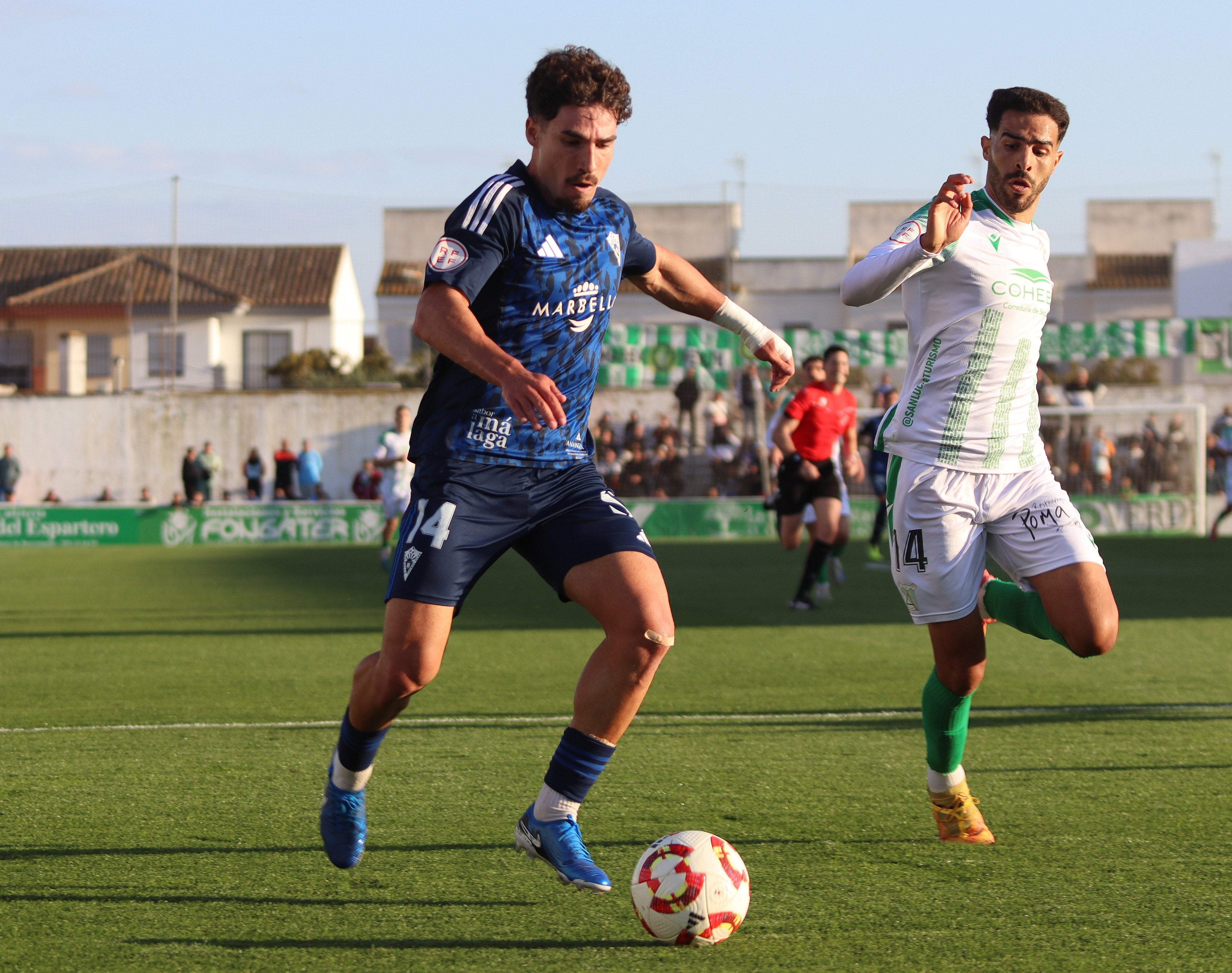 El Marbella FC consigue enlazar tres jornadas sin perder y suma un punto en Sanlúcar El Marbella FC consigue enlazar tres jornadas sin perder y suma un punto en Sanlúcar