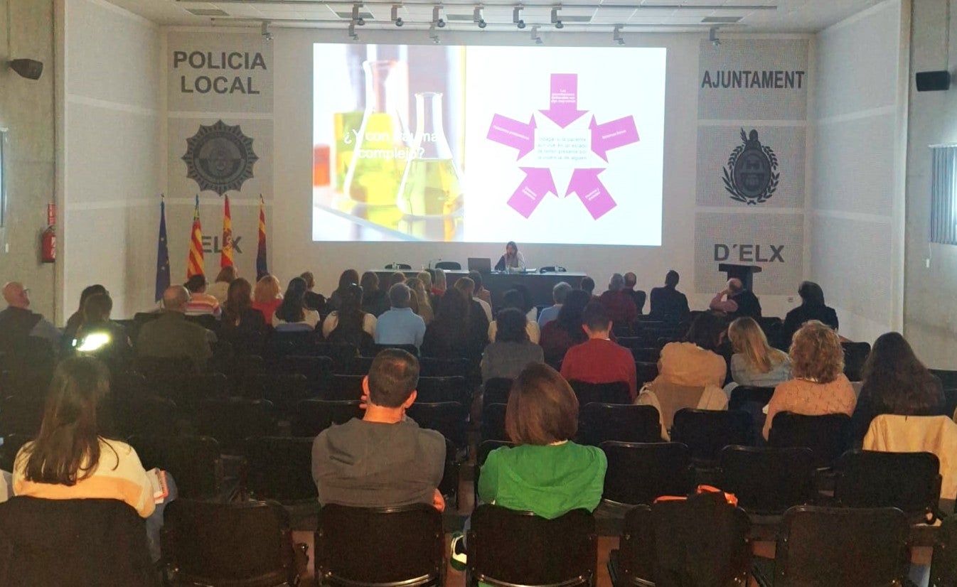 La Generalitat clausura en Elche las jornadas centradas en la violencia sobre la mujer y su relación con la salud mental La Generalitat clausura en Elche las jornadas centradas en la violencia sobre la mujer y su relación con la salud mental