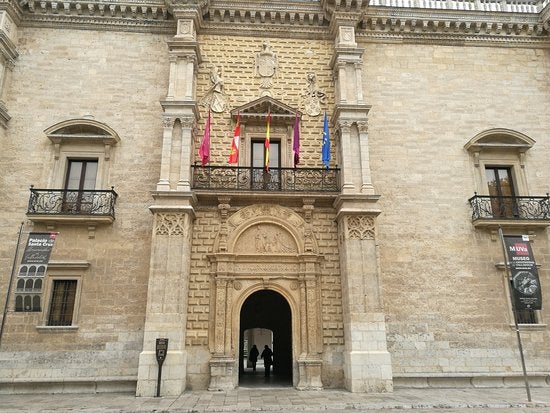 La fachada del Palacio de Santa Cruz ya luce en todo su esplendor La fachada del Palacio de Santa Cruz ya luce en todo su esplendor