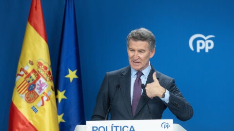 El presidente del Partido Popular, Alberto Núñez Feijóo, en una rueda de prensa en Génova 