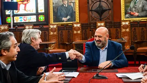 Cort compra el antiguo Metropolitan para convertirlo en una unidad básica de salud y plazas de aparcamiento. Cort compra el antiguo Metropolitan para convertirlo en una unidad básica de salud y plazas de aparcamiento.