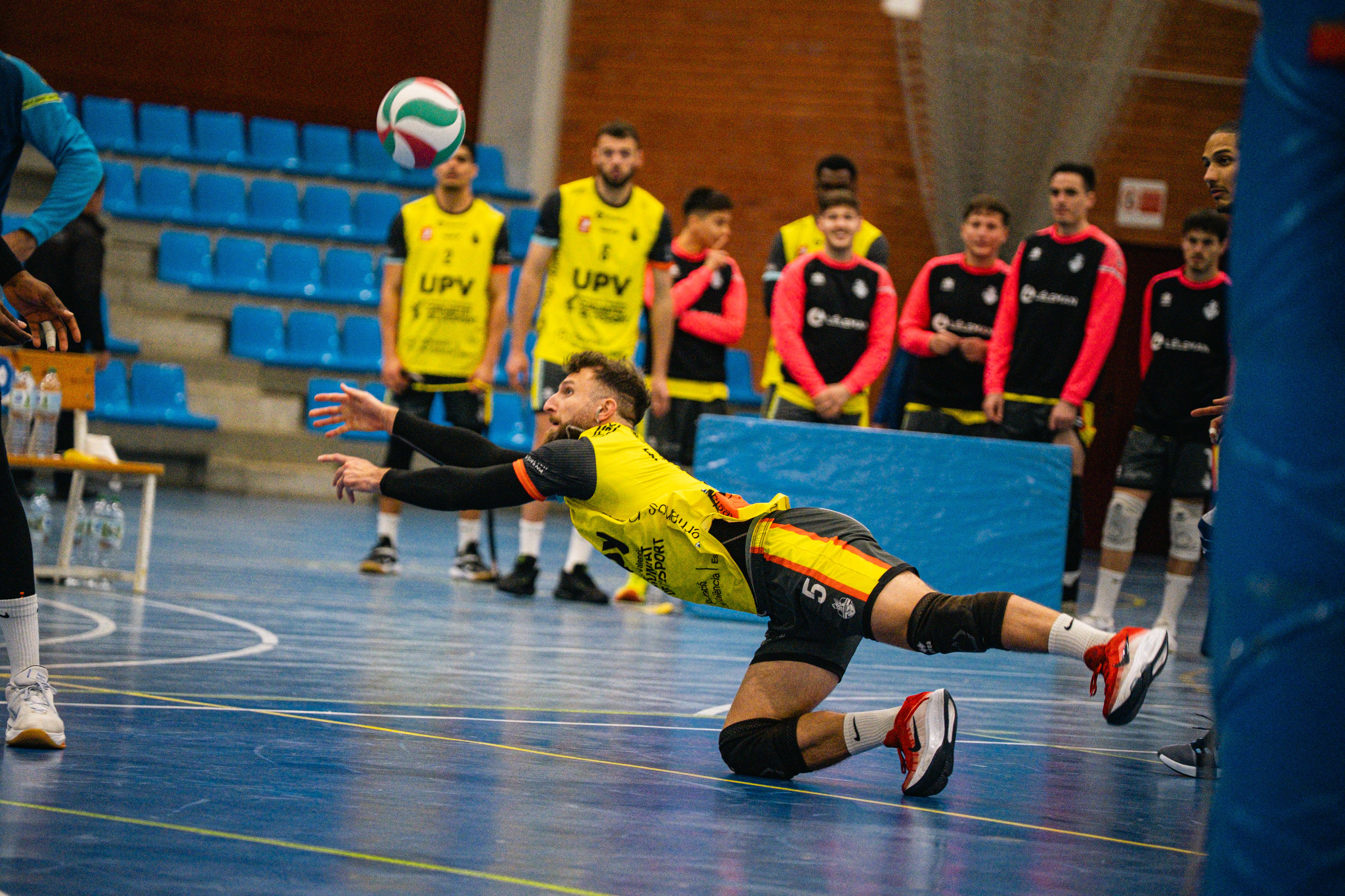 UPV Léleman Conqueridor mantiene la tercera plaza de la Superliga UPV Léleman Conqueridor mantiene la tercera plaza de la Superliga