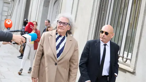 "Sí, la esperan en la segunda planta": la tajante declaración de la empresaria que asegura que entregó 90.000 euros en Ferraz "Sí, la esperan en la segunda planta": la tajante declaración de la empresaria que asegura que entregó 90.000 euros en Ferraz