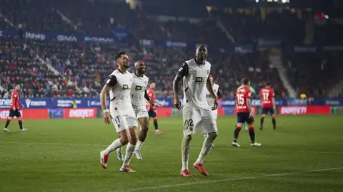 El taconazo de Sadiq y la chilena de Diego García dan vida a Valencia y Leganés El taconazo de Sadiq y la chilena de Diego García dan vida a Valencia y Leganés