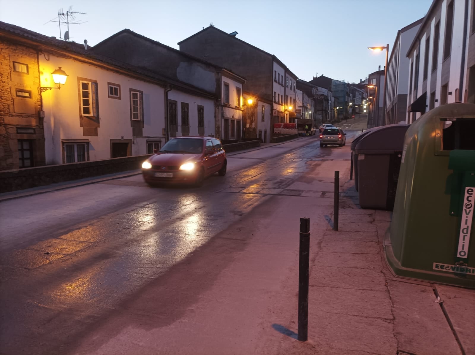 El gobierno de Santiago destinará casi 230.000 euros a 14 actuaciones para mejorar la accesibilidad en varios puntos de Compostela El gobierno de Santiago destinará casi 230.000 euros a 14 actuaciones para mejorar la accesibilidad en varios puntos de Compostela