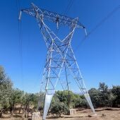 Imagen de una torre de alta tensión.
