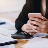 Declaración de la Renta 2024 por teléfono: pasos y requisitos para hacerla sin salir de casa