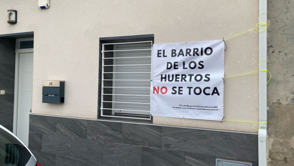 Vecinos de Los Huertos rechazan el proyecto de la Ciudad Deportiva de Orihuela que pone en peligro sus viviendas y la permanencia en la zona