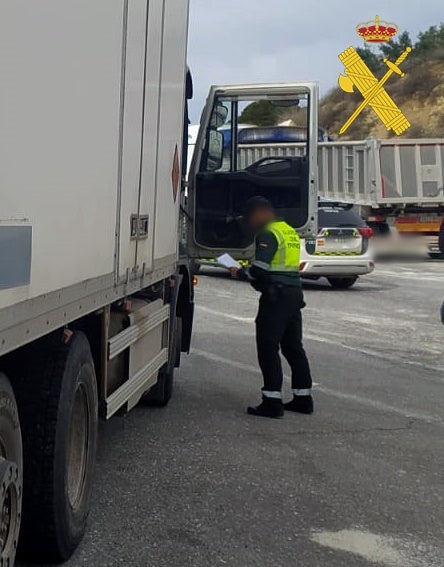 Conducía drogado un camión de mercancías peligrosas en Vera Conducía drogado un camión de mercancías peligrosas en Vera