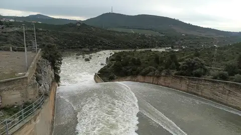 Continúan los desagües en las presas de María Cristina, Ulldecona, Forata, Regajo y Alcora Continúan los desagües en las presas de María Cristina, Ulldecona, Forata, Regajo y Alcora