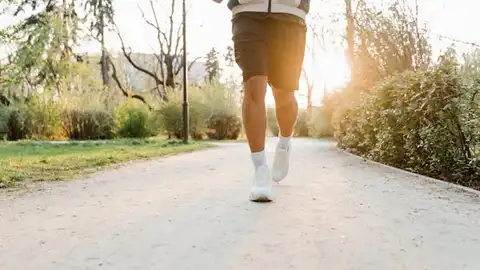 Cada vez más gente empieza el día haciendo deporte muy temprano Cada vez más gente empieza el día haciendo deporte muy temprano