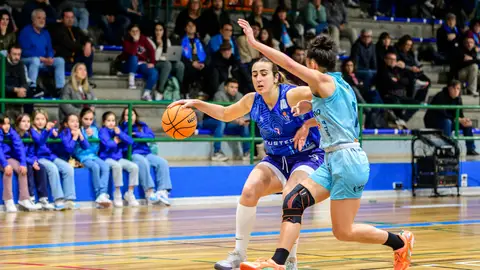 Laura Campos en acción ante el Palma Laura Campos en acción ante el Palma
